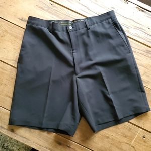 Haggar Men's Black Golf Flat Front Shorts Size 34